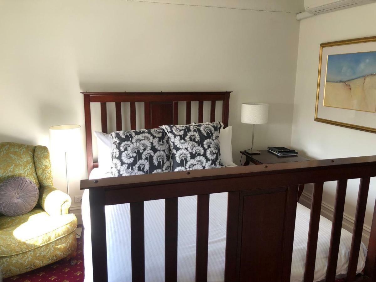 The Corner Hotel 3*