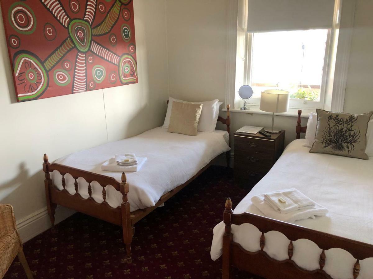 The Corner Hotel 3*